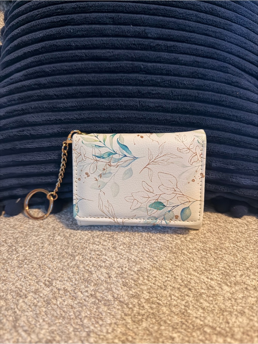 Floral Print White Keychain Wallet
